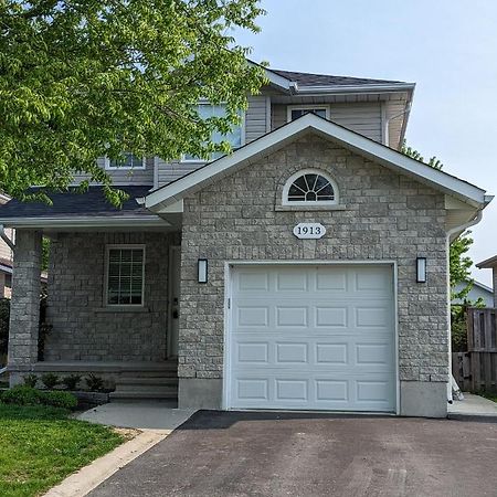 킹스턴 Adorable 4 Bed,3 Bath House 빌라 외부 사진