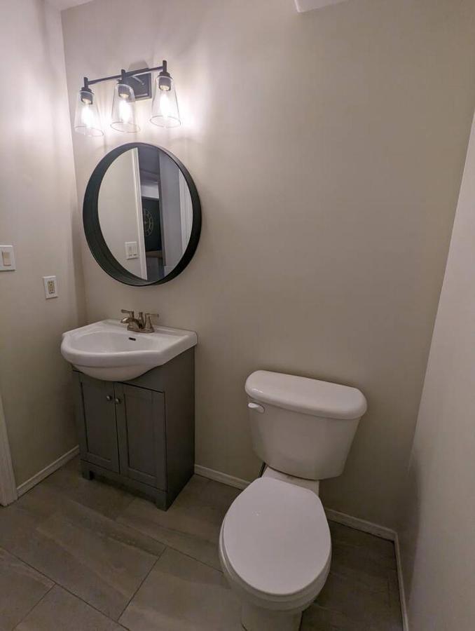 킹스턴 Adorable 4 Bed,3 Bath House 빌라 외부 사진