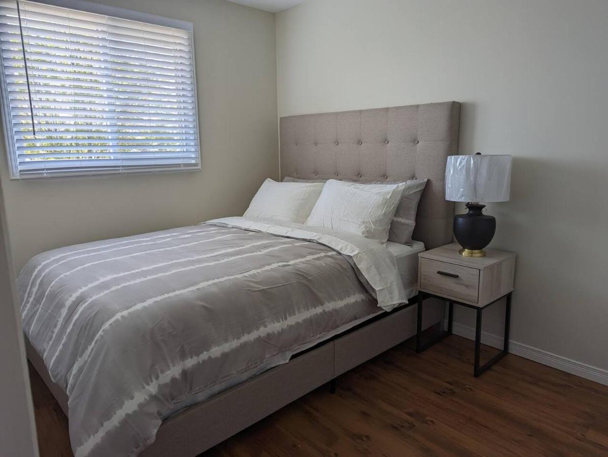 킹스턴 Adorable 4 Bed,3 Bath House 빌라 외부 사진